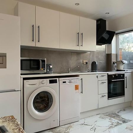 Apartment C, A One Bedroom Flat In South London Carshalton Екстериор снимка