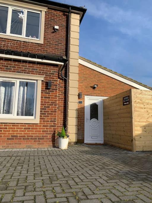 Apartment C, A One Bedroom Flat In South London Carshalton Екстериор снимка