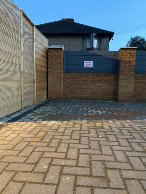 Apartment C, A One Bedroom Flat In South London Carshalton Екстериор снимка